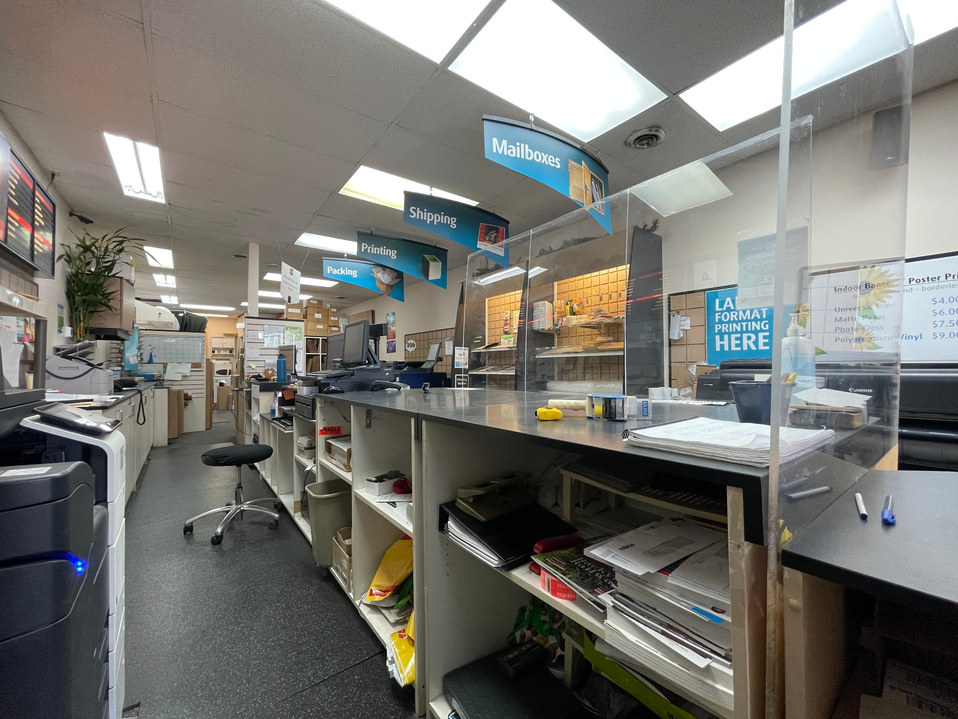 UPS 加盟店转让 · 萨斯卡通 8 街黄金地段——林与唐地产 - 17